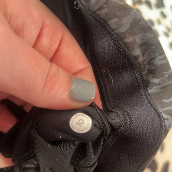 Lululemon Wunder Train Bra size 10 - Picture 9 of 11